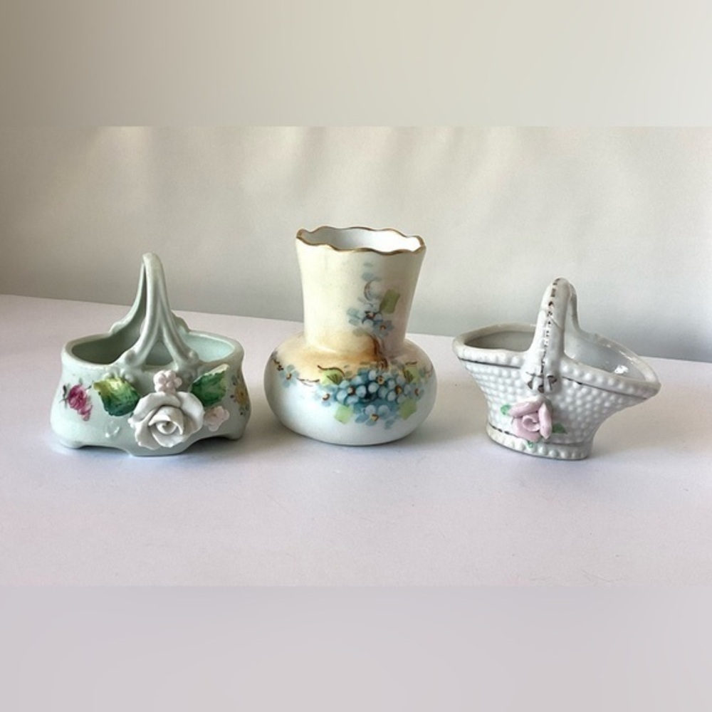 Vintage Assorted Miniature Basket and vase